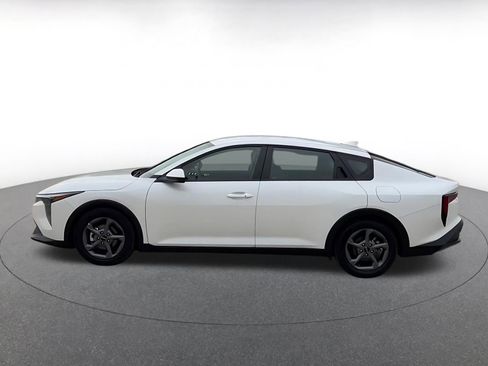 Used 2025 Kia K4 LXS image 11