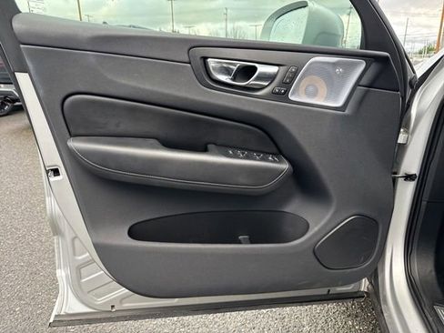 Used 2018 Volvo XC60 T6 Inscription w/ Luxury Seat Package image 19