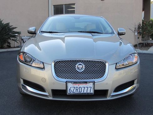 Used 2013 Jaguar XF RWD image 8