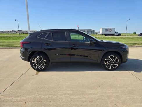 Used 2025 Chevrolet Trax RS w/ Driver Confidence Package FWD image 14
