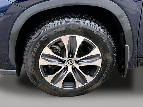 Used 2022 Toyota Highlander XLE image 35