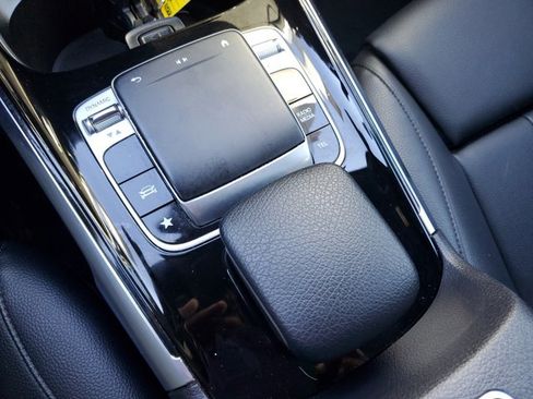 Used 2021 Mercedes-Benz GLB 250 GLB 250 image 28