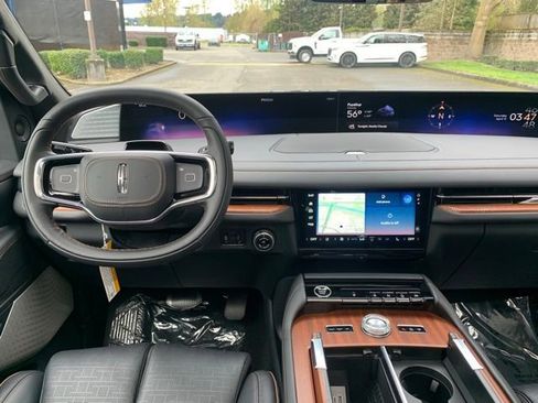 New 2026 Lincoln Navigator L Black Label AWD/4WD image 22