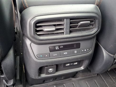 Used 2023 Honda Pilot TrailSport image 12