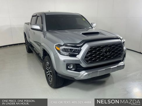 Used 2023 Toyota Tacoma TRD Sport w/ Technology Package RWD image 3
