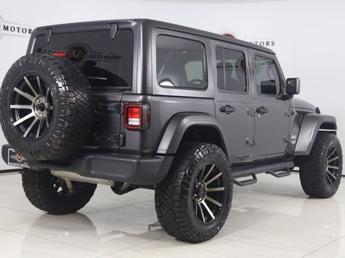 Used 2020 Jeep Wrangler Unlimited Sport S AWD/4WD image 3