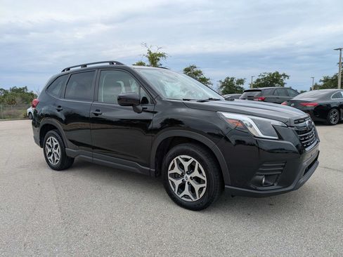 Used 2024 Subaru Forester Premium AWD/4WD image 2