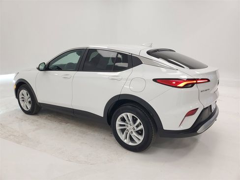 Used 2025 Buick Envista Preferred image 5