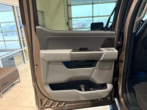 Used 2023 Ford F150 Lariat w/ Max Trailer Tow Package image 17