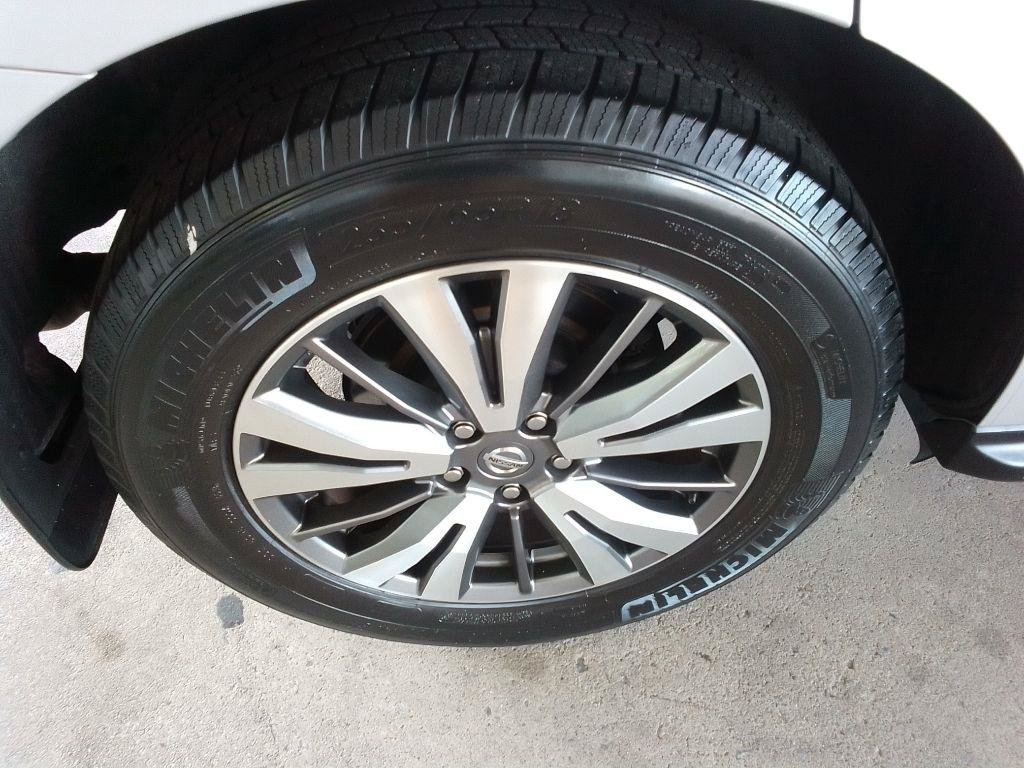 Used 2020 Nissan Pathfinder S FWD image 29