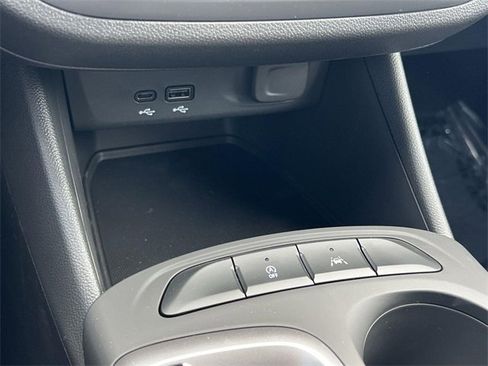 New 2025 Buick Envista Preferred image 19