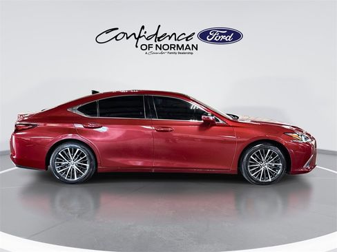 Used 2024 Lexus ES 350 Premium image 10