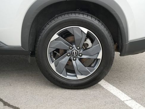 Used 2025 Nissan Rogue SV FWD image 44