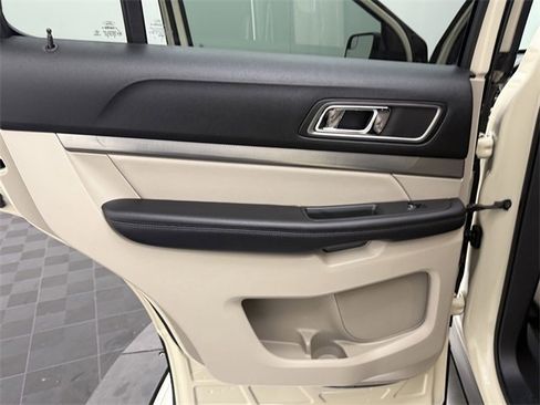 Used 2018 Ford Explorer XLT w/ Equipment Group 202A image 23