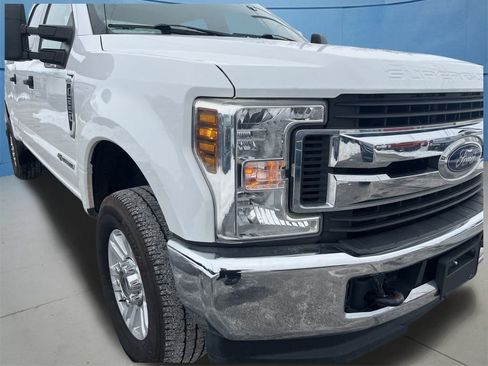 Used 2019 Ford F250 XLT w/ Snow Plow Prep Package image 21