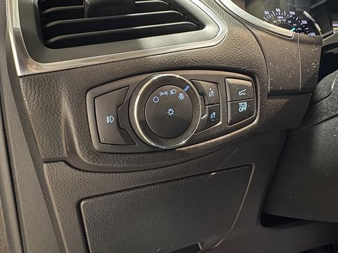 Used 2020 Ford Edge Titanium w/ Class II Trailer Tow Package image 18