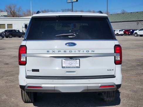 Used 2024 Ford Expedition Max XLT image 6