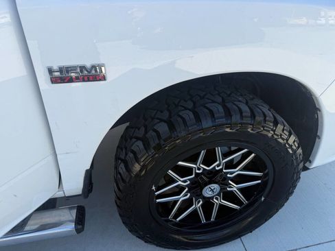 Used 2014 RAM 1500 Limited RWD image 29