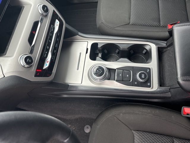 Used 2023 Ford Explorer XLT AWD/4WD image 14