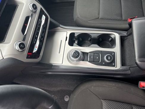 Used 2023 Ford Explorer XLT image 14