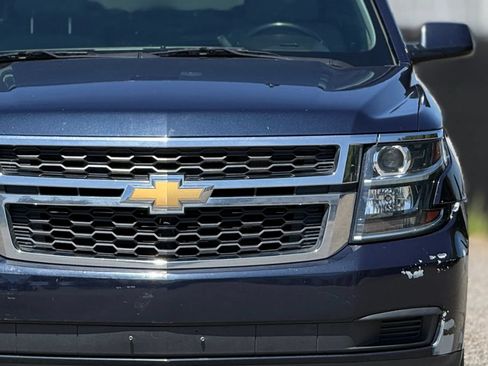 Used 2019 Chevrolet Suburban LT RWD image 12