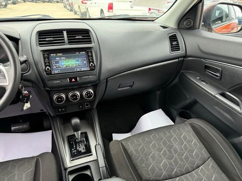 Used 2020 Mitsubishi Outlander Sport SE AWD/4WD image 11