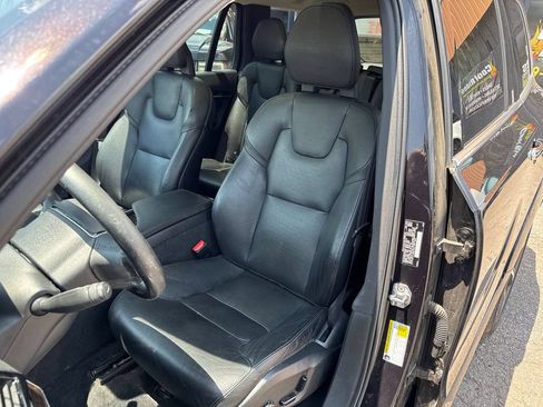 Used 2016 Volvo XC90 T6 Momentum w/ Momentum Plus Package AWD/4WD image 12