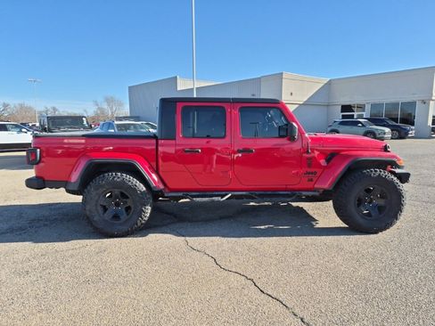 Used 2021 Jeep Gladiator Sport image 2