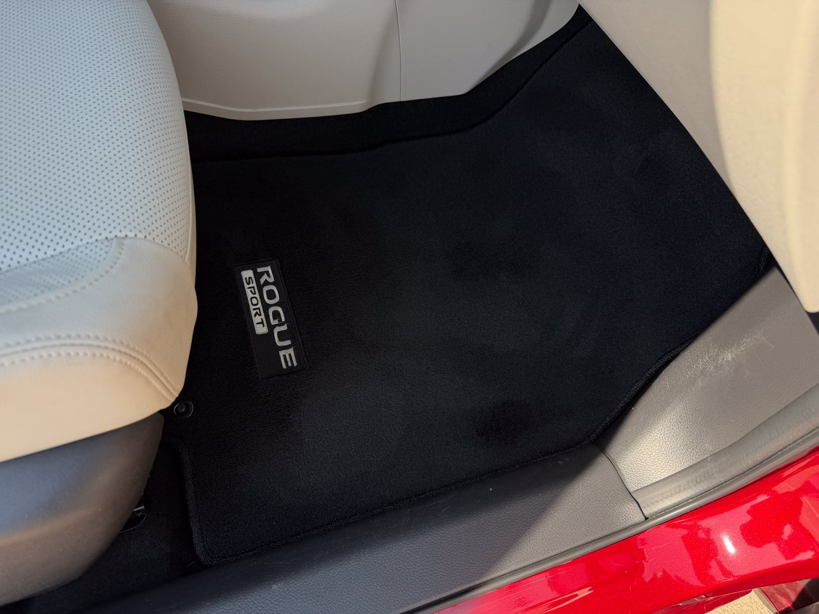 Used 2022 Nissan Rogue Sport SL w/ Premium Package FWD image 14