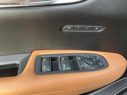 Used 2022 Cadillac XT5 Premium Luxury image 11