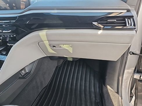 Used 2022 Acura MDX FWD w/ Technology Package image 42