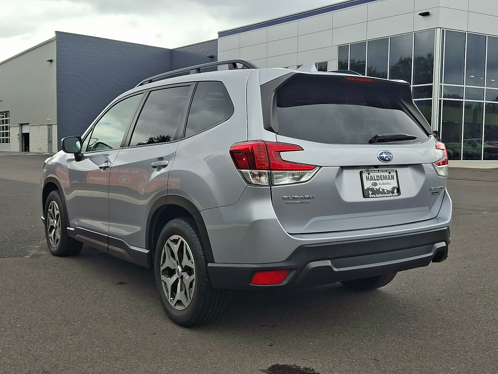 Certified 2023 Subaru Forester Premium AWD/4WD image 5