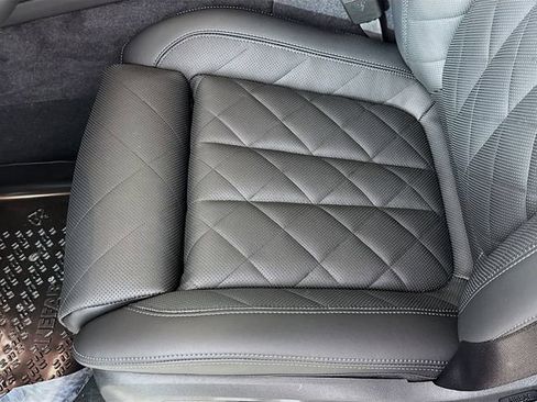 New 2026 BMW X6 xDrive40i w/ Climate Comfort Package image 20