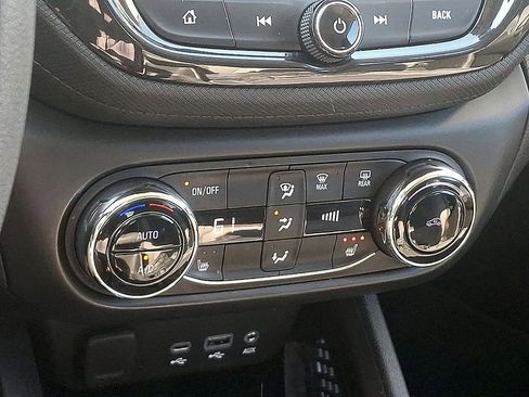 Used 2023 Chevrolet TrailBlazer LT w/ Convenience Package image 14