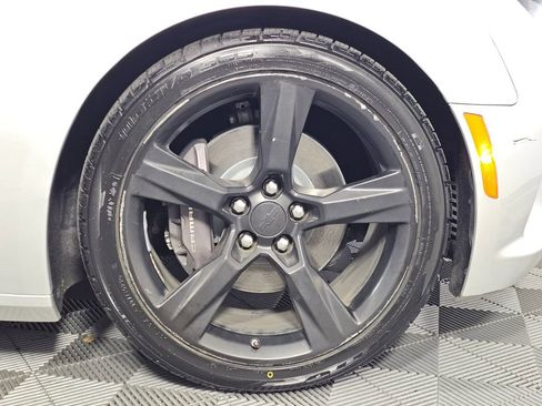 Used 2017 Chevrolet Camaro SS image 9