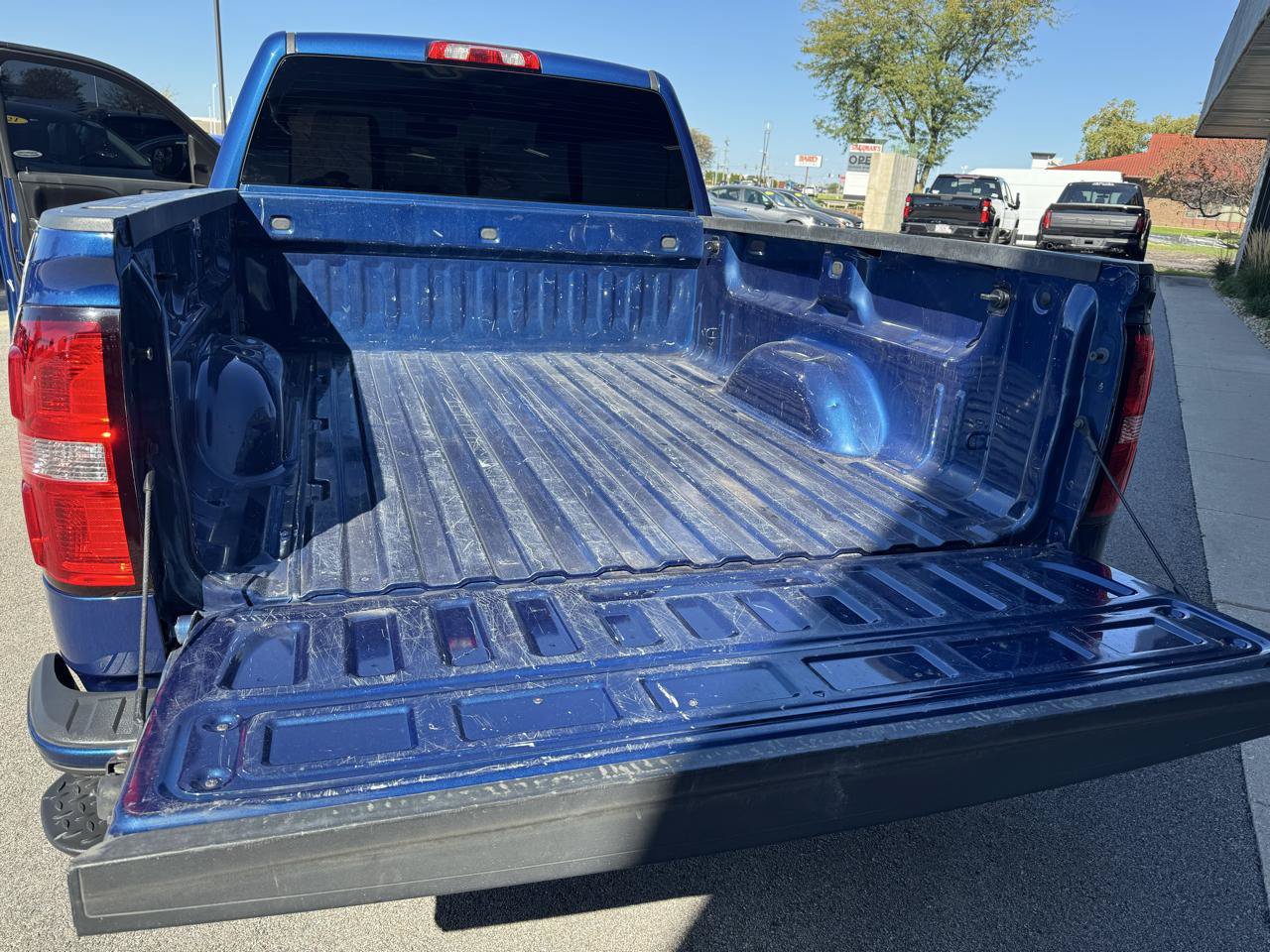 Used 2017 GMC Sierra 1500 SLE w/ SLE Value Package AWD/4WD image 15