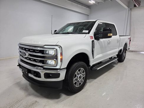 Used 2024 Ford F250 Lariat w/ FX4 Off-Road Package AWD/4WD image 5