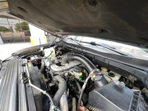 Used 2019 Nissan Titan PRO-4X w/ Pro-4x Convenience Package image 52