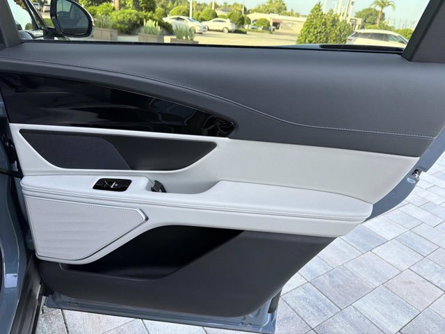 New 2026 Lincoln Nautilus Premier w/ Jet Appearance Package AWD/4WD image 21