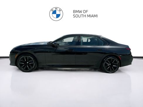 Certified 2024 BMW i7 xDrive60 w/ Premium Package AWD/4WD image 4