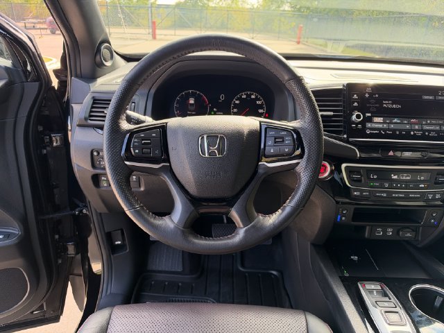 Certified 2024 Honda Ridgeline Black Edition image 16