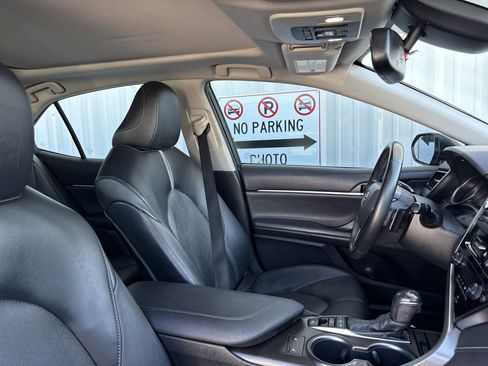 Used 2022 Toyota Camry XSE image 36