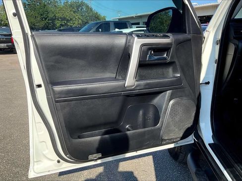 Used 2020 Toyota 4Runner SR5 Premium RWD image 20