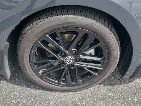 Used 2025 Toyota Camry SE FWD image 10