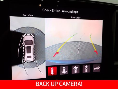 Used 2022 Chrysler Pacifica Touring-L w/ Uconnect Theater Family Group image 4