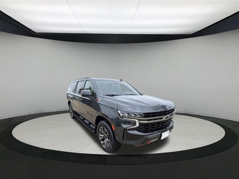 Used 2022 Chevrolet Suburban Z71 w/ Z71 Off-Road Package AWD/4WD image 1