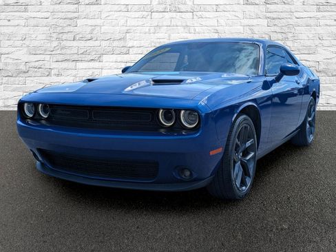 Used 2022 Dodge Challenger SXT w/ Blacktop Package RWD image 2