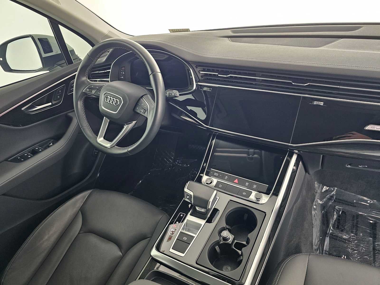 Used 2025 Audi Q7 2.0T Premium Plus w/ Premium Plus Package AWD/4WD image 11