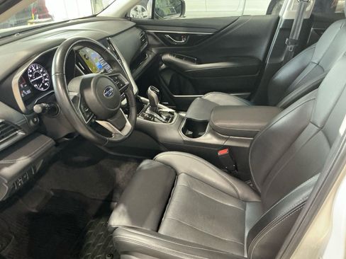 Used 2021 Subaru Outback Limited AWD/4WD image 6
