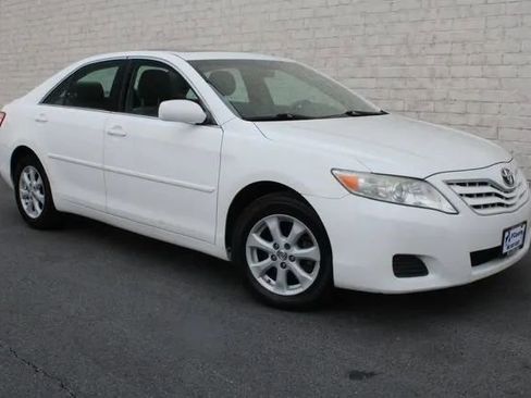 Used 2011 Toyota Camry LE w/ LE Extra-Value Pkg image 14